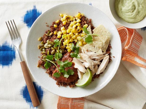 Quinoa-, Hähnchen- und Avocado-Creme-Bowl