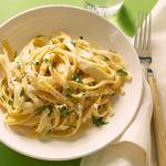 Vegane Fettuccine Alfredo mit Zitrone
