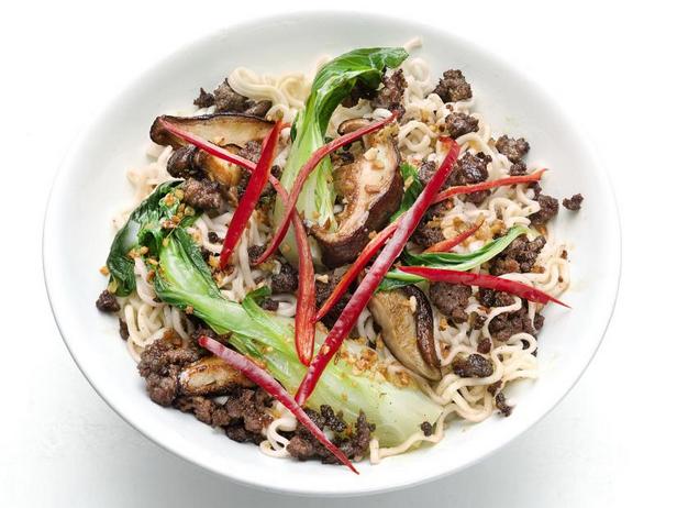Zubereitung - Schnelle Ramen-Nudeln mit Pak Choi und Hackfleisch