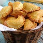 Empanadas mit Käse und Hähnchen