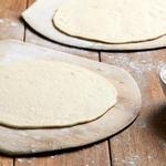 Pizzateig aus zwei Zutaten