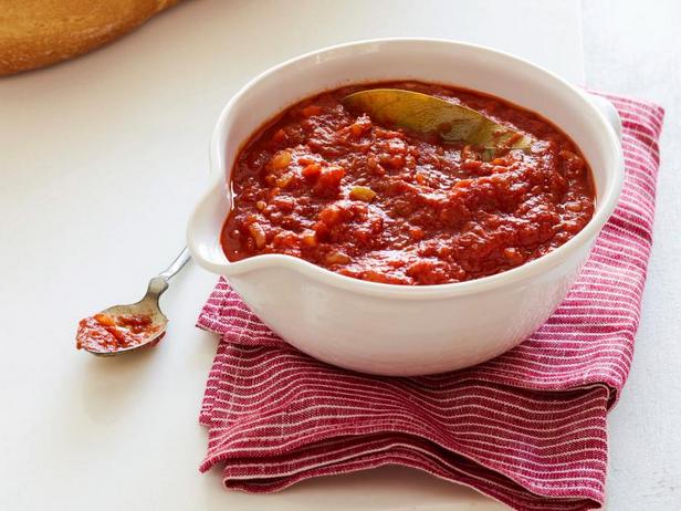 So macht man Tomaten-Spaghetti-Sauce