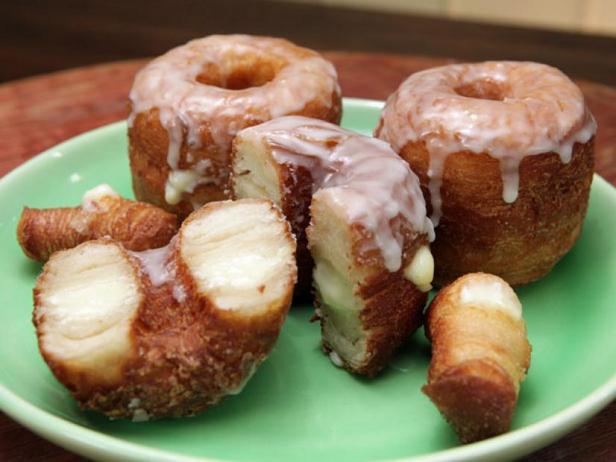 Come preparare i Cronut - Ciambelle di pasta sfoglia
