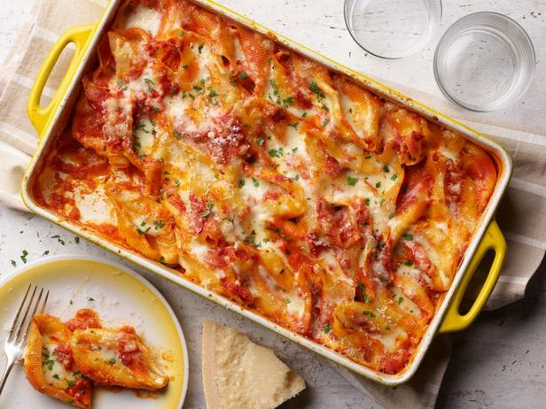 Wie man gefüllte Muschelnudeln ohne Kochen zubereitet