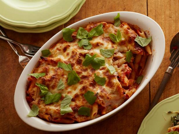 Penne-Nudelauflauf mit Spinat und Käse