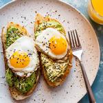 Avocado-Aufstrich auf Toast