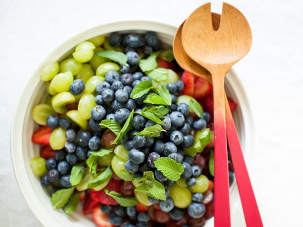 Come preparare - Macedonia di frutta in sciroppo d'arancia e vaniglia