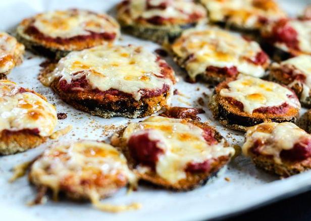 Kuidas teha ahjus küpsetatud baklažaani parmesani