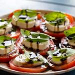 Caprese-Salat mit Balsamico-Essig