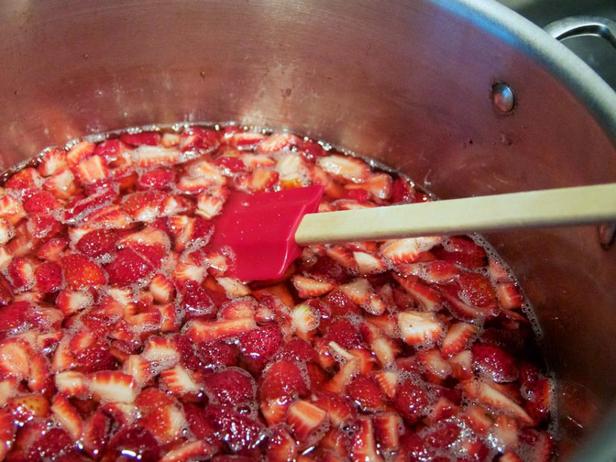 Erdbeermarmelade für den Winter