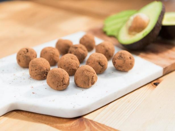Wie man Avocado-Trüffel zubereitet