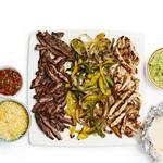 Rindersteak und BBQ-Hähnchen-Fajitas