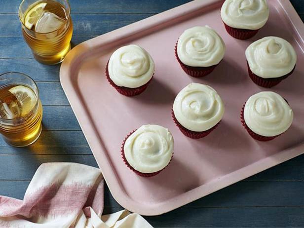 Wie man Red Velvet Cupcakes zubereitet