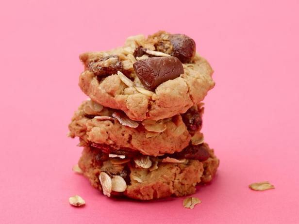 Rezept für gesunde Haferflockenkekse mit Datteln und Schokoladenstückchen