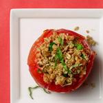 Gebackene Tomaten, gefüllt mit Haferflocken und Käse