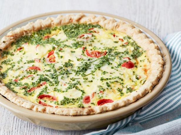 Wie man eine Krabben-Tomaten-Quiche zubereitet