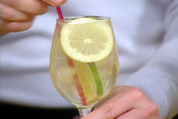 Zitrus-Weißwein-Spritzer