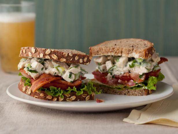 Hähnchensalat-Sandwich