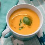 Gazpacho-Suppe mit gegrilltem Gemüse als Vorspeise