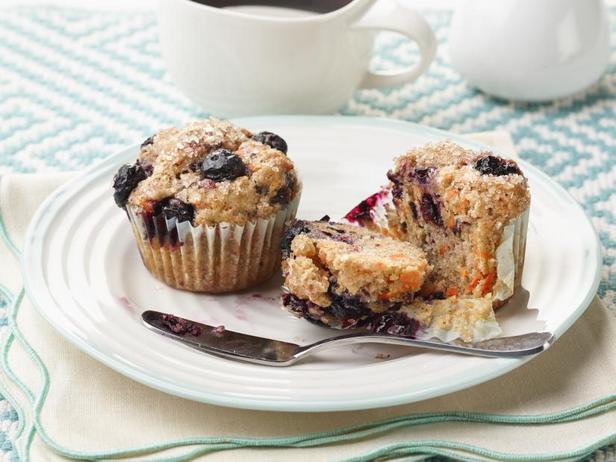 Rezept für gesunde Karotten-Blaubeer-Muffins