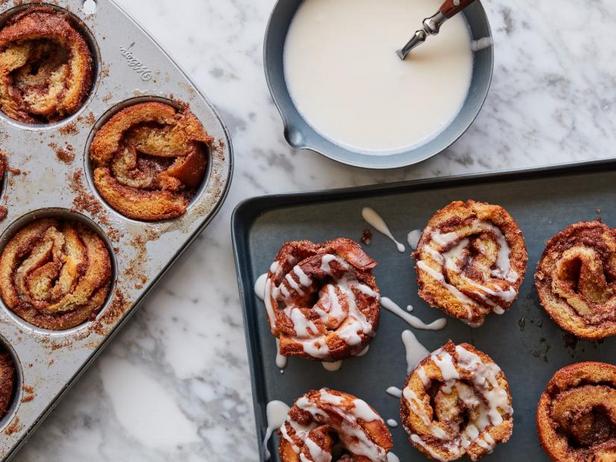 So macht man Zimtschnecken mit Zuckerguss