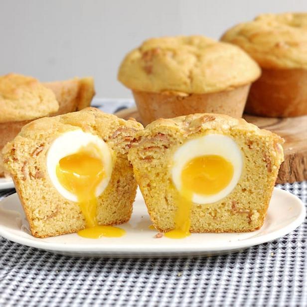 Zubereitung - Mais-Muffins mit Schinken, Käse und einem ganzen Ei