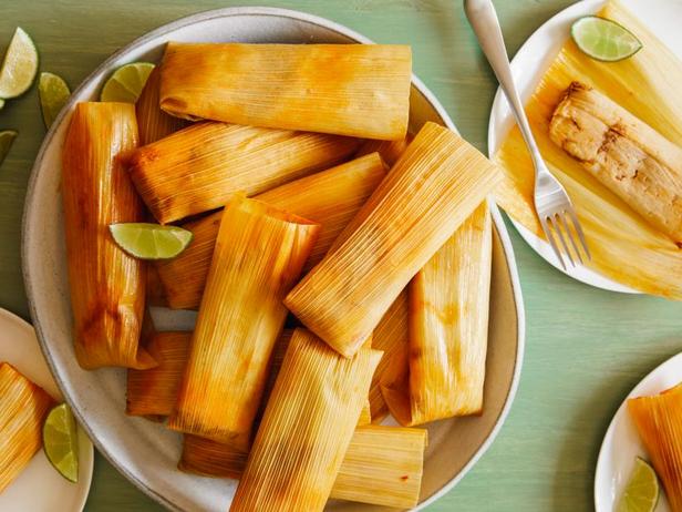 Come preparare i tamales di maiale al peperoncino rosso