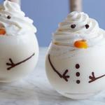 Festlicher Schneemann-Eierlikör