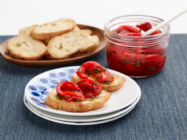 Közlenmiş Biberli Crostini