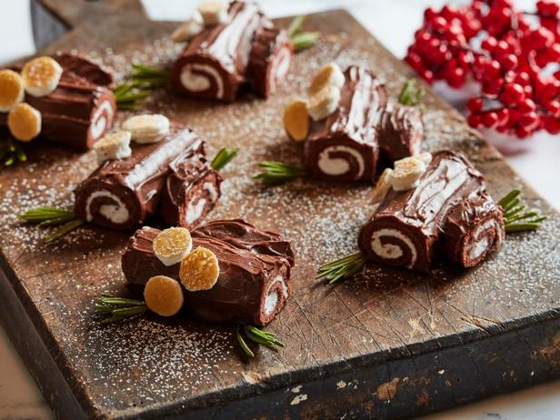 Anleitung für eine weihnachtliche Biskuitrolle