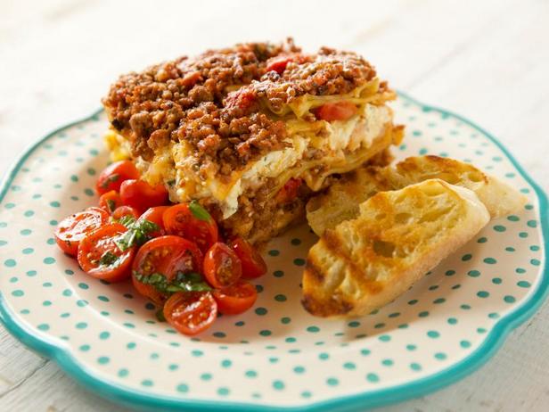 Wie man Lasagne zum Einfrieren zubereitet