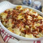 Amerikanische Makkaroni mit Käse aus dem Ofen (Mac-n-Cheese)