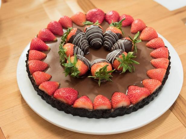 Wie man eine Schokoladen-Erdbeer-Tarte zubereitet