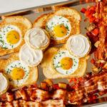Frühstück auf einem Backblech