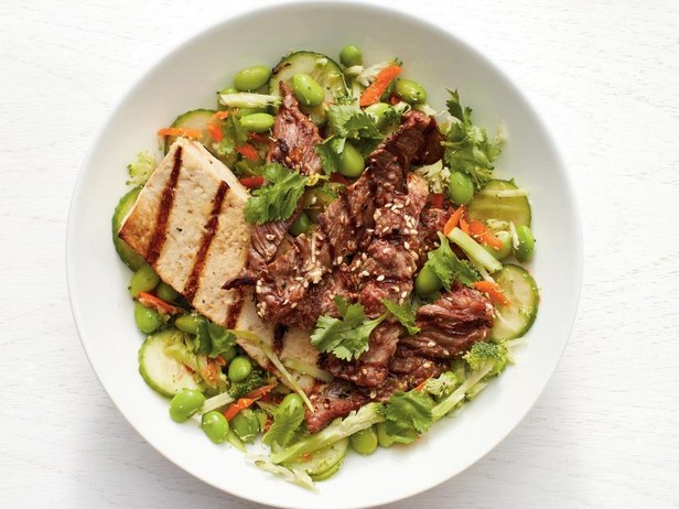 Come preparare - Manzo e tofu avvolti nel sesamo con insalata di edamame