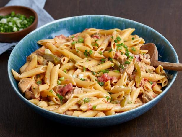 Come preparare la pasta al pollo Cajun in una sola pentola