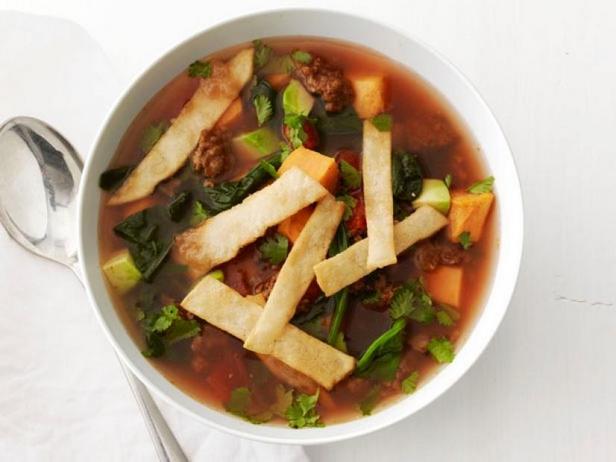 Rezept für mexikanische Tortilla-Süßkartoffelsuppe