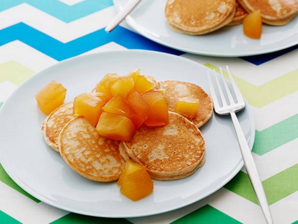 Vollkornpfannkuchen mit Apfelkompott