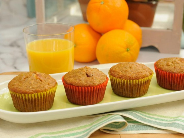 Haferflockenmuffins mit Trockenfrüchten
