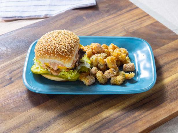 Kuidas valmistada - Oklahoma City söögikohaburger tater totsiga