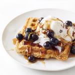 Waffel-, Blaubeer- und Ahornsirup-Sonntag