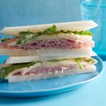 Schinken-Käse-Sandwiches ohne Brot