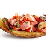 Kartoffelschalen mit Pazifiklachs
