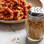 Veganer Parmesan