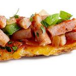 Kartoffelschalen mit Schinken und Gemüse