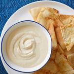 Joghurt-Dip mit Hummus