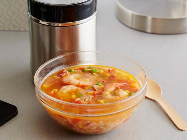 Zubereitung – einfach Wasser hinzufügen: Garnelen-Reissuppe