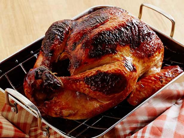 Wie man einen in Salzlake eingelegten Truthahn für Thanksgiving zubereitet