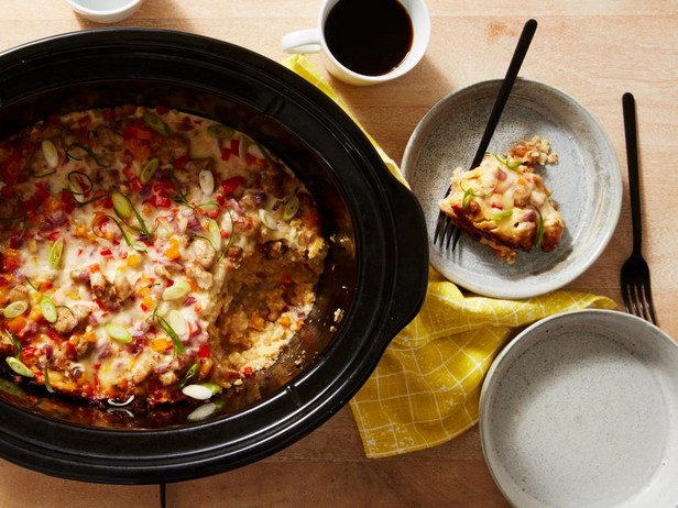 Frühstücksauflauf mit Würstchen aus dem Slow Cooker