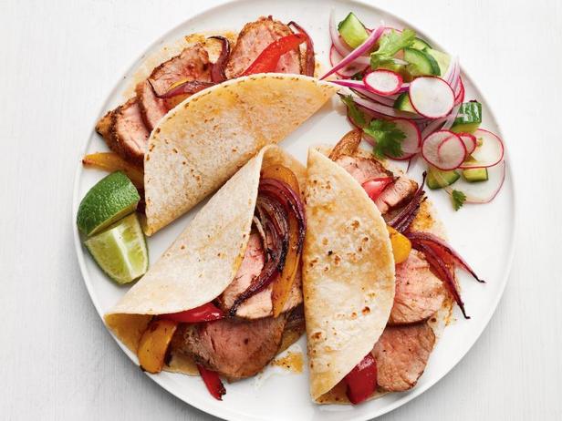 Kuidas teha - tacosid sealiha sisefilee, punase sibula ja paprikaga